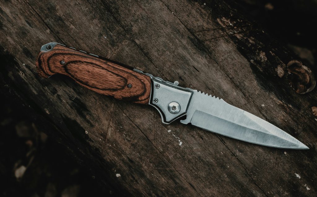 High-quality Damascus steel knife with sharp edges and a beautiful pattern